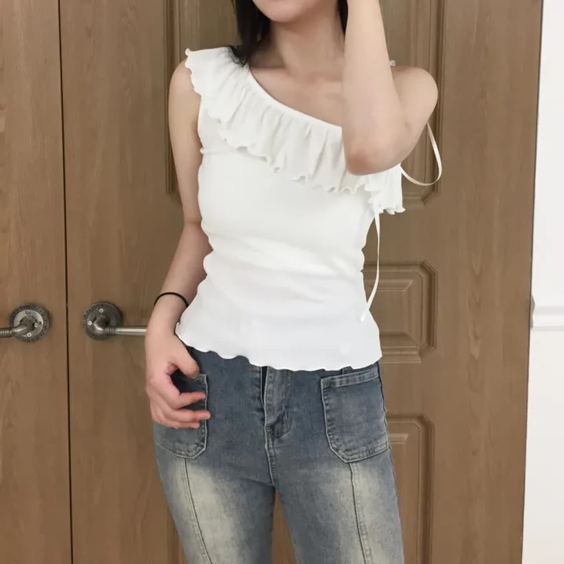 프릴 원숄더 나시탑 상품이미지3