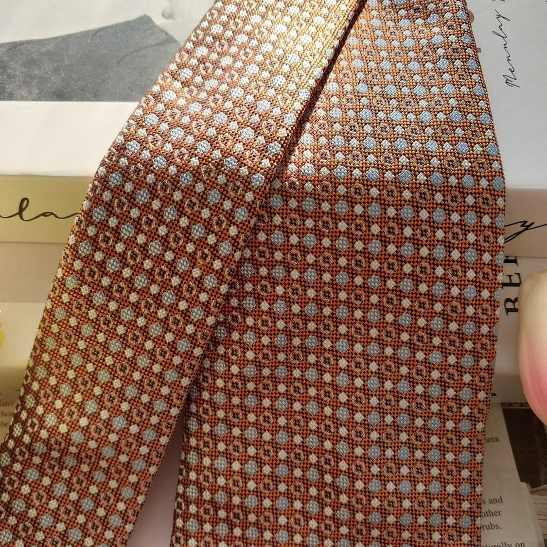 앤드류스타이 실크 마이크로 패턴 넥타이 9.2cm A+등급 K1356
 상품이미지3