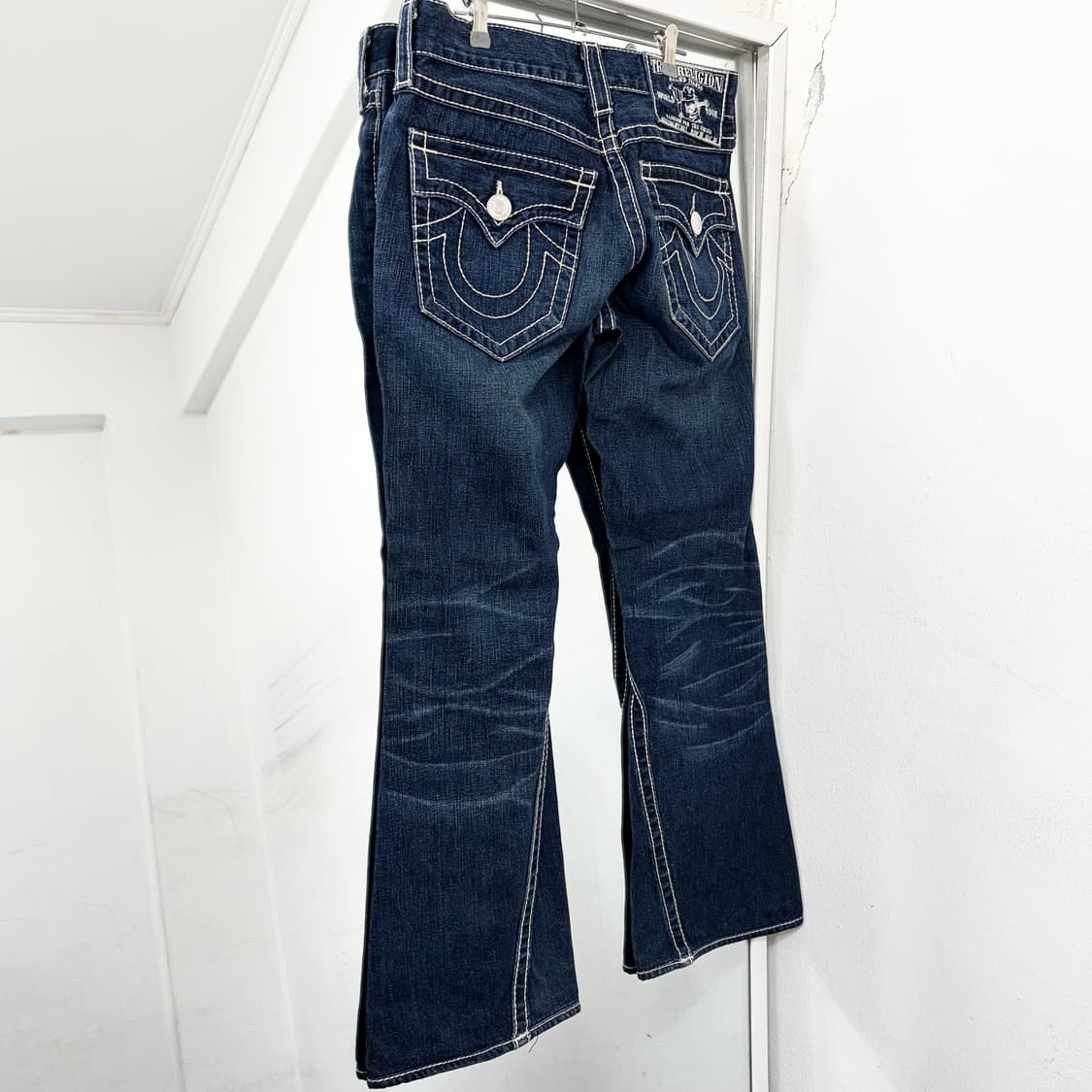 트루릴리전 부츠컷 데님 팬츠 상품이미지4