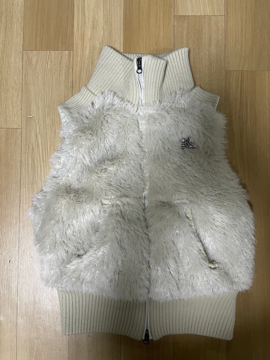 스컬프터 페이크퍼 베스트 Pale Gray M사이즈 상품이미지4