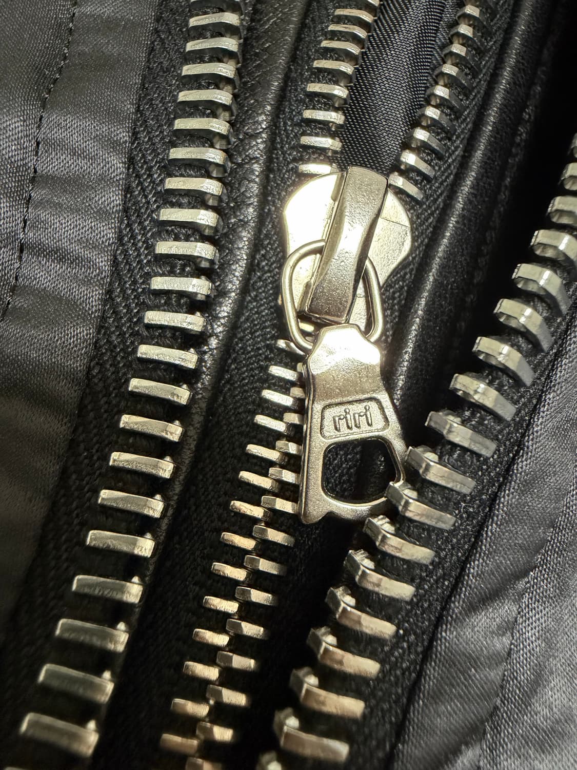 아티잔 페이크레더 레이어드 후드집업 상품이미지2