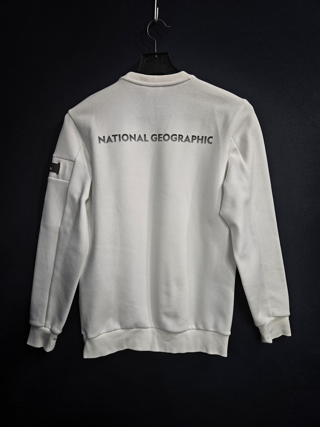 내셔널지오그래픽 화이트 남성 세미오버핏 95 맨투맨  상품이미지2