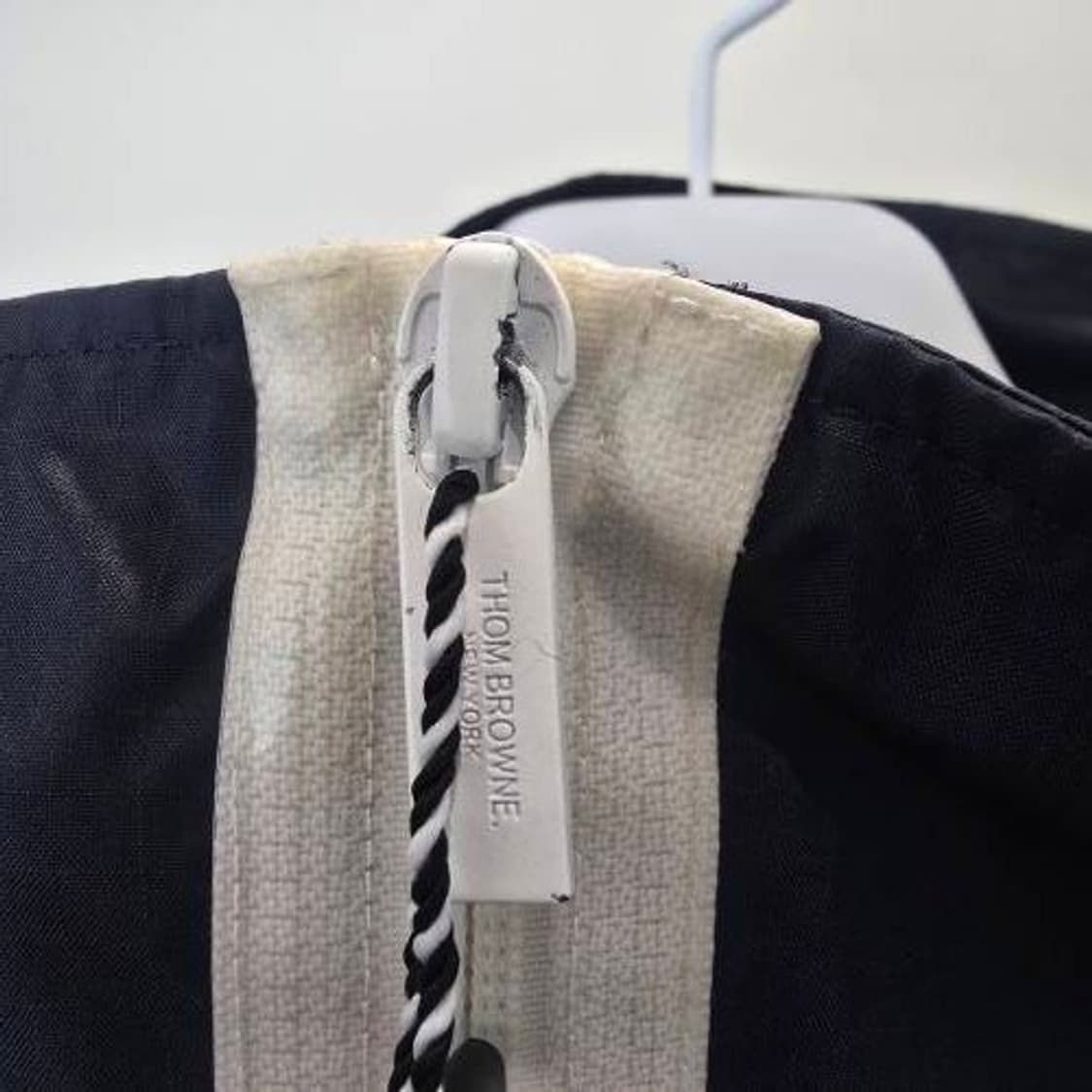 [중고/정품] 톰브라운 하이넥 봄버 자켓 바람막이 2 상품이미지5