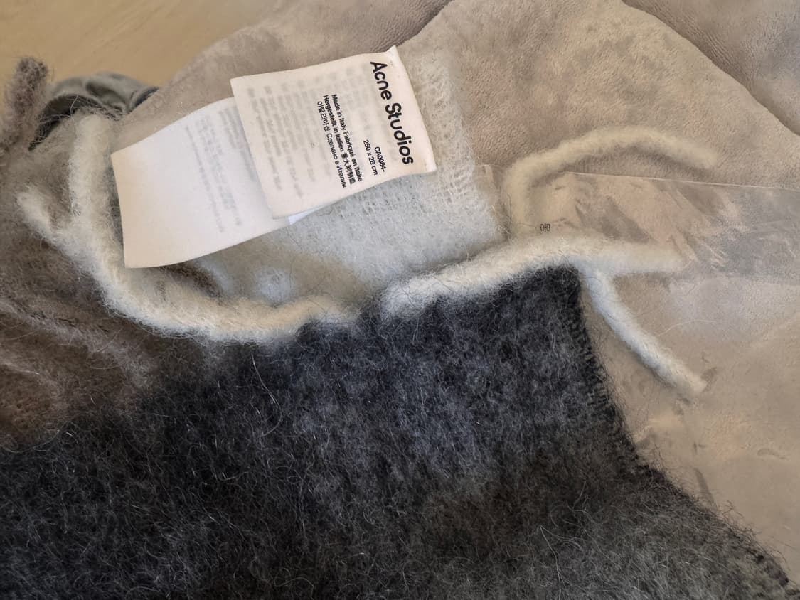 아크네 체크 머플러 상품이미지3