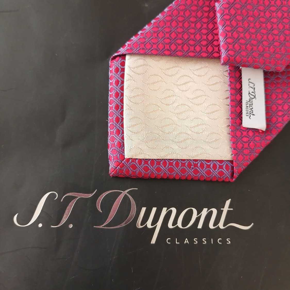 에스 티 듀퐁 실크 레드 기하 패턴 넥타이 8cm A+등급 A19089
 상품이미지7