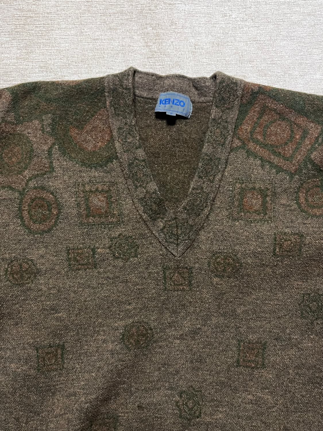 겐조 v넥 니트 상품이미지3