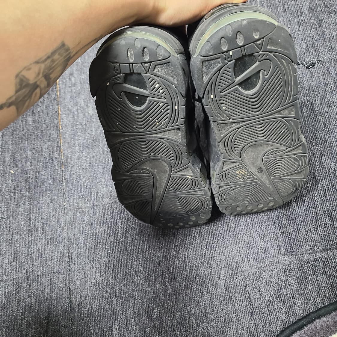 나이키 에어 모어 업템포 블랙 상품이미지3