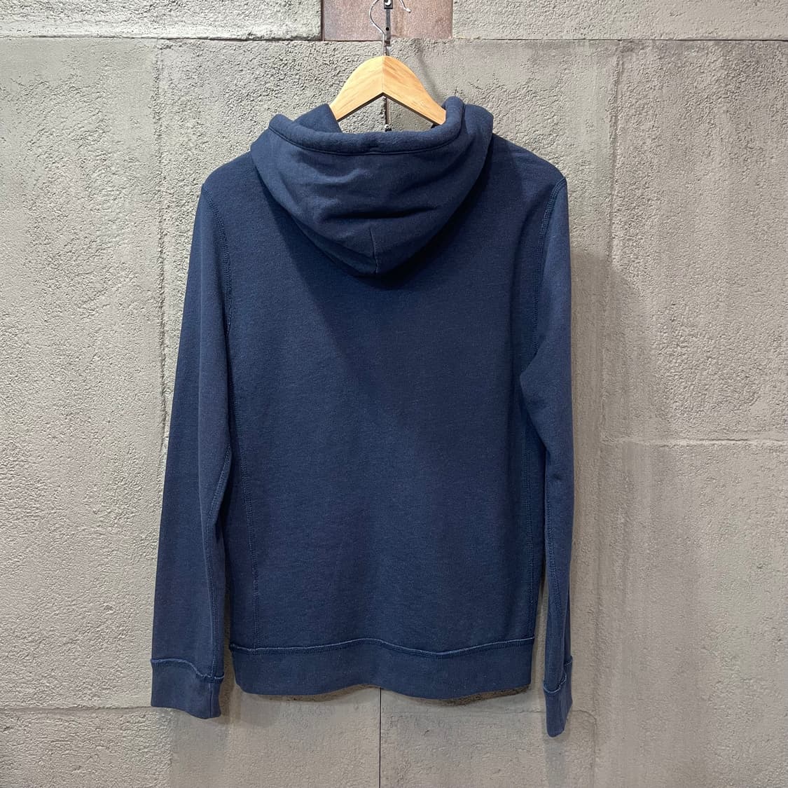 아베크롬비 머슬핏 네이비 후드티 상품이미지4