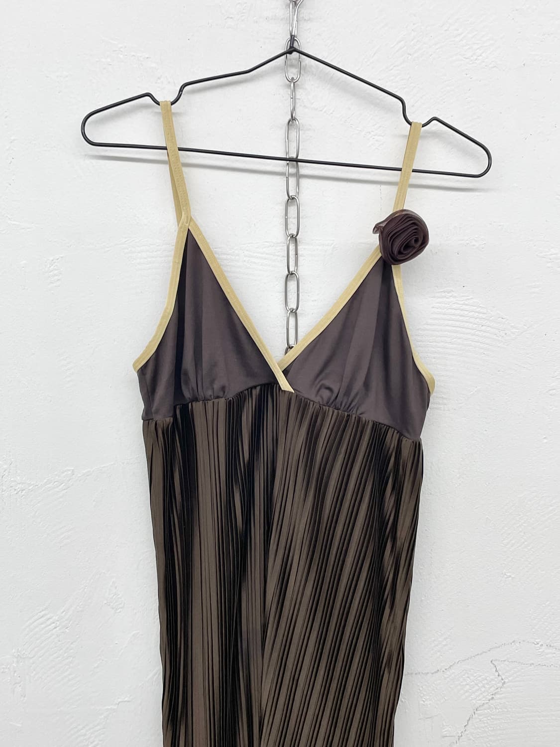 브라운 플리츠 로즈 슬립 상품이미지5