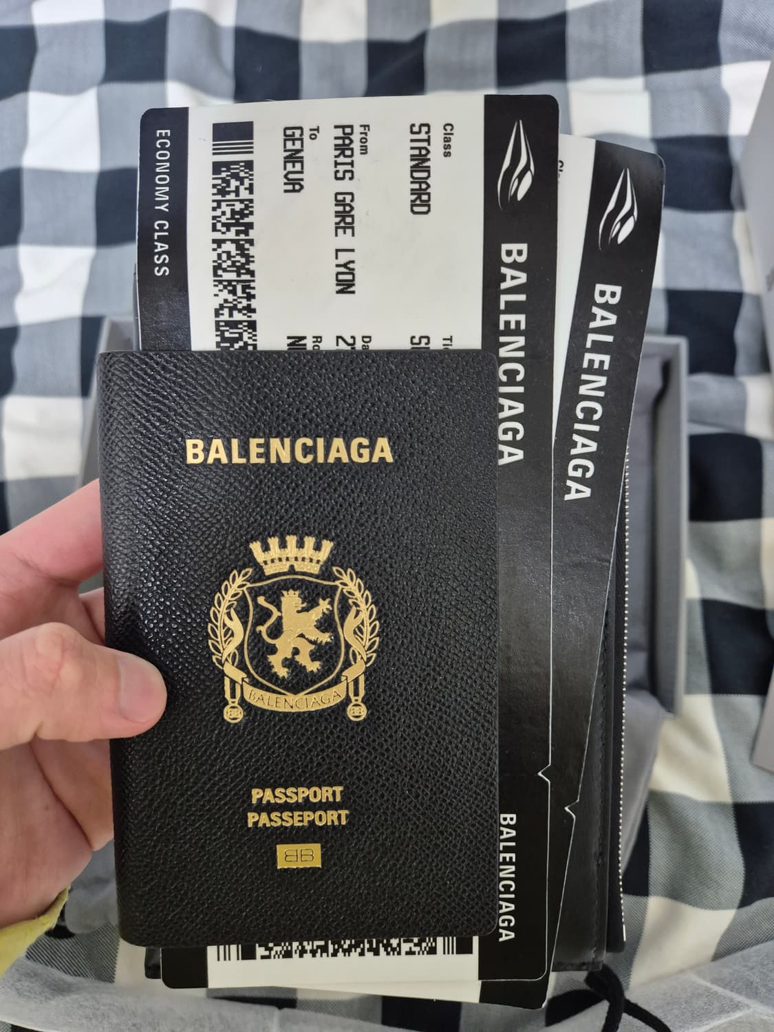 발렌시아가 여권 페스포트 폰 홀더 블랙 상품이미지2