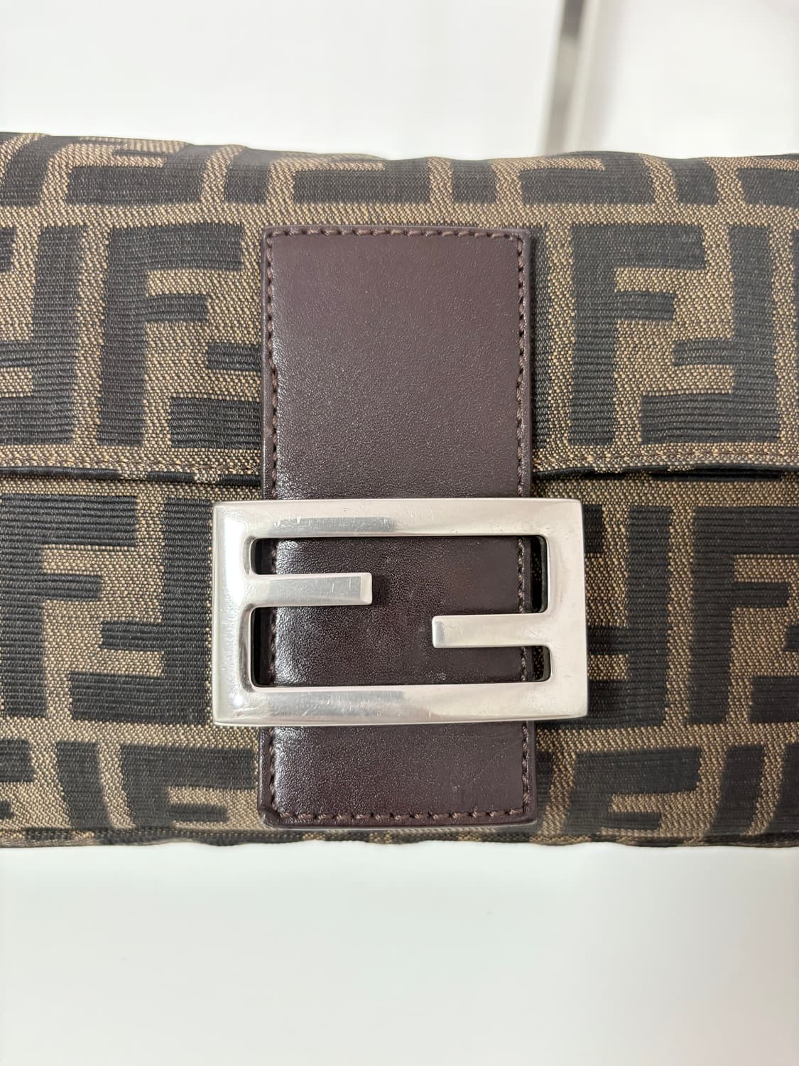 펜디 주카 바게트백 상품이미지2