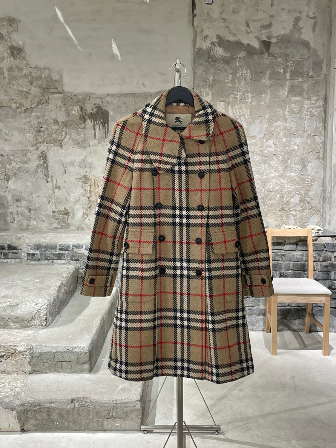 버버리 베이지 노바체크 더블 브레스티드 울 코트 상품이미지1