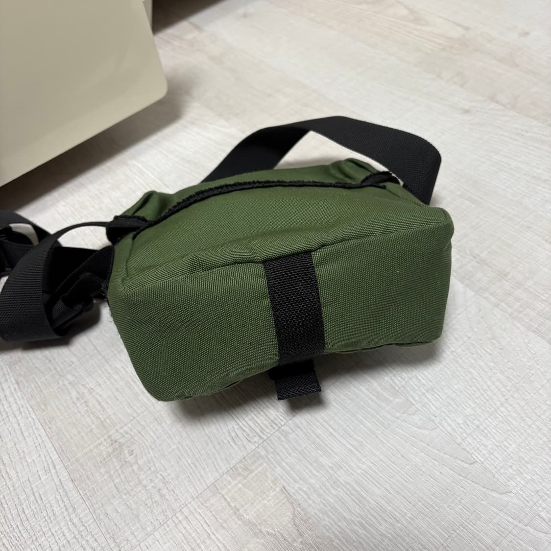 아크네스튜디오 크로스백 상품이미지3