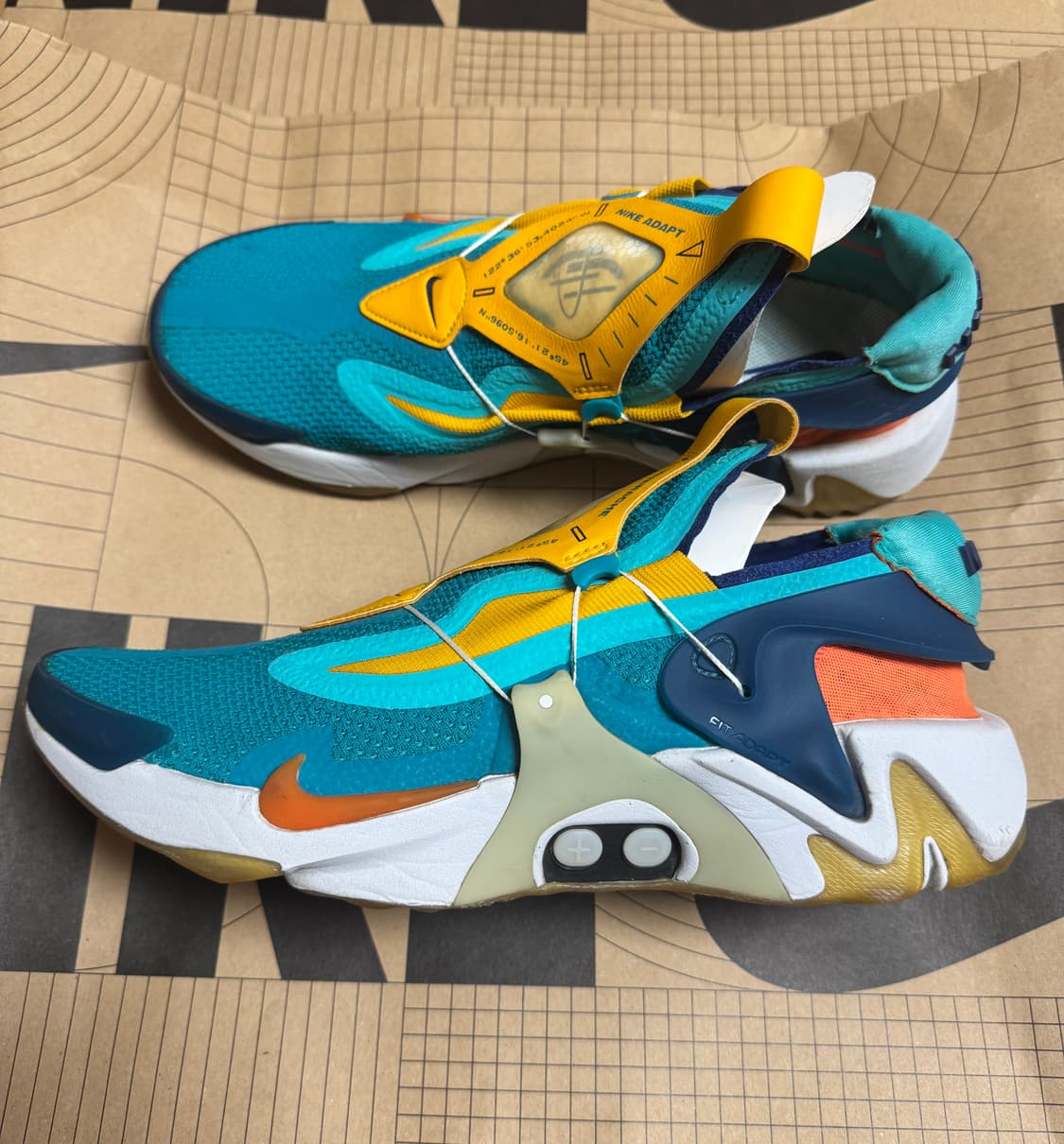 [290] 나이키 어댑트 허라치 자동끈 조절 운동화 상품이미지2