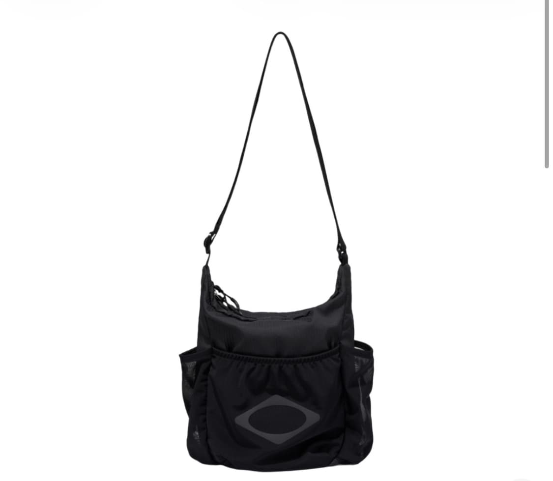 미스치프 메쉬 포켓 크로스백 블랙 상품이미지1