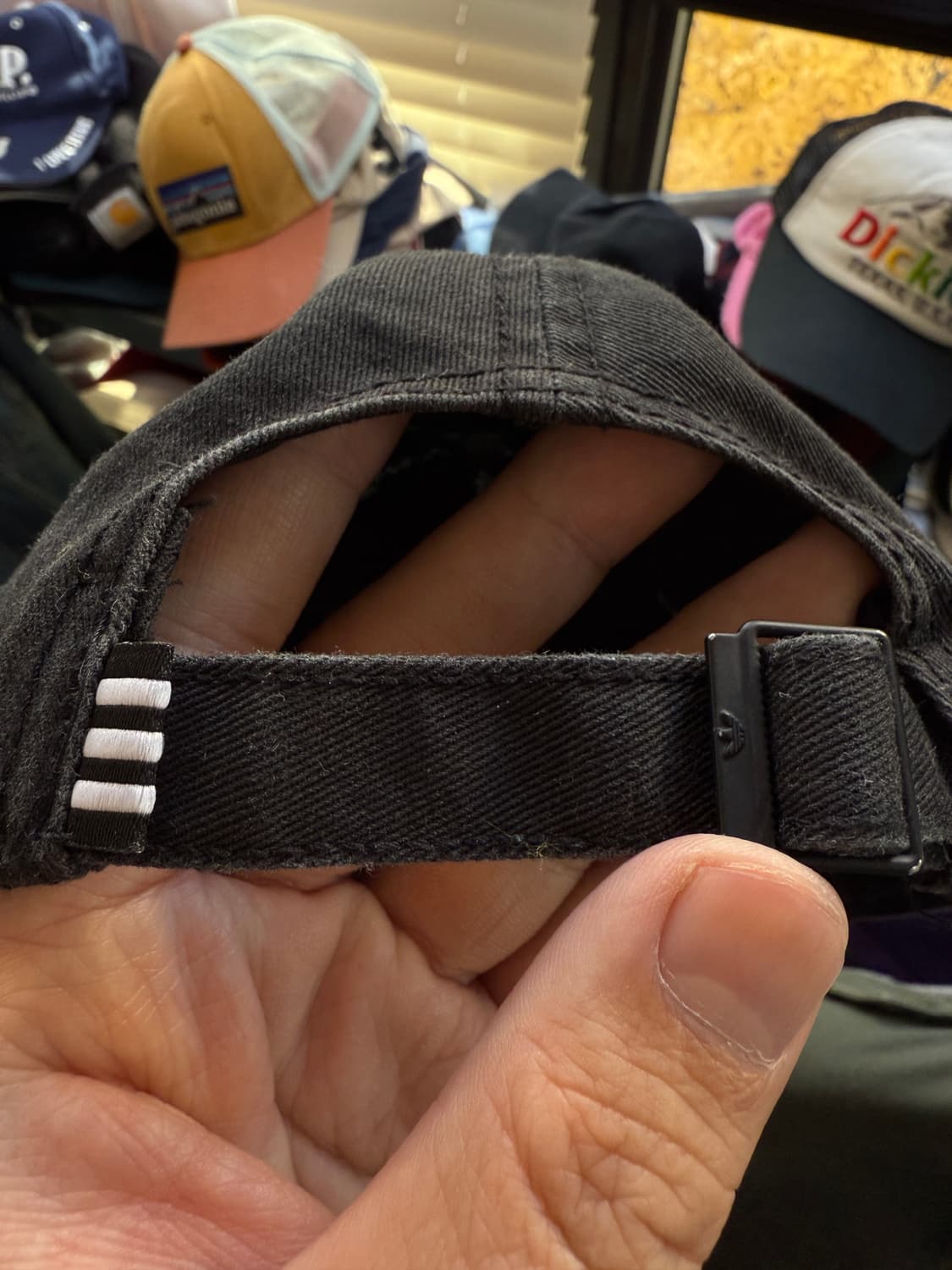 아디다스 블랙 워시드 볼캡 상품이미지4