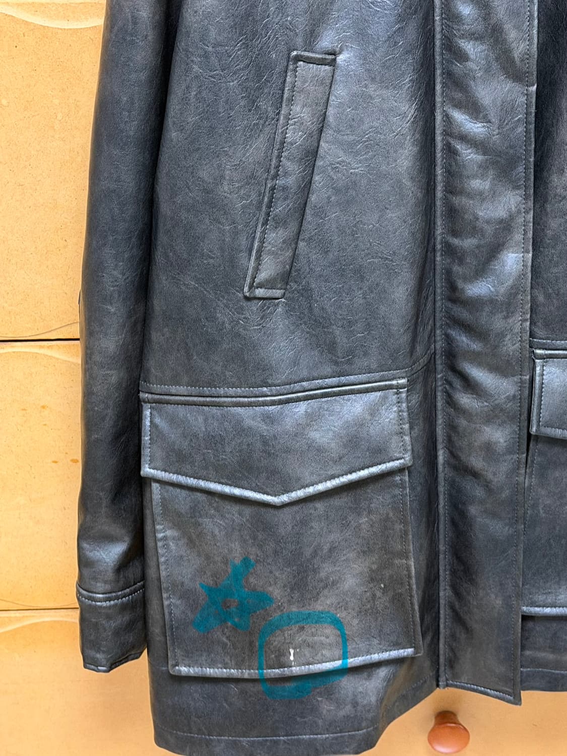 에트몽 Faux Leather Fur Coat 상품이미지5