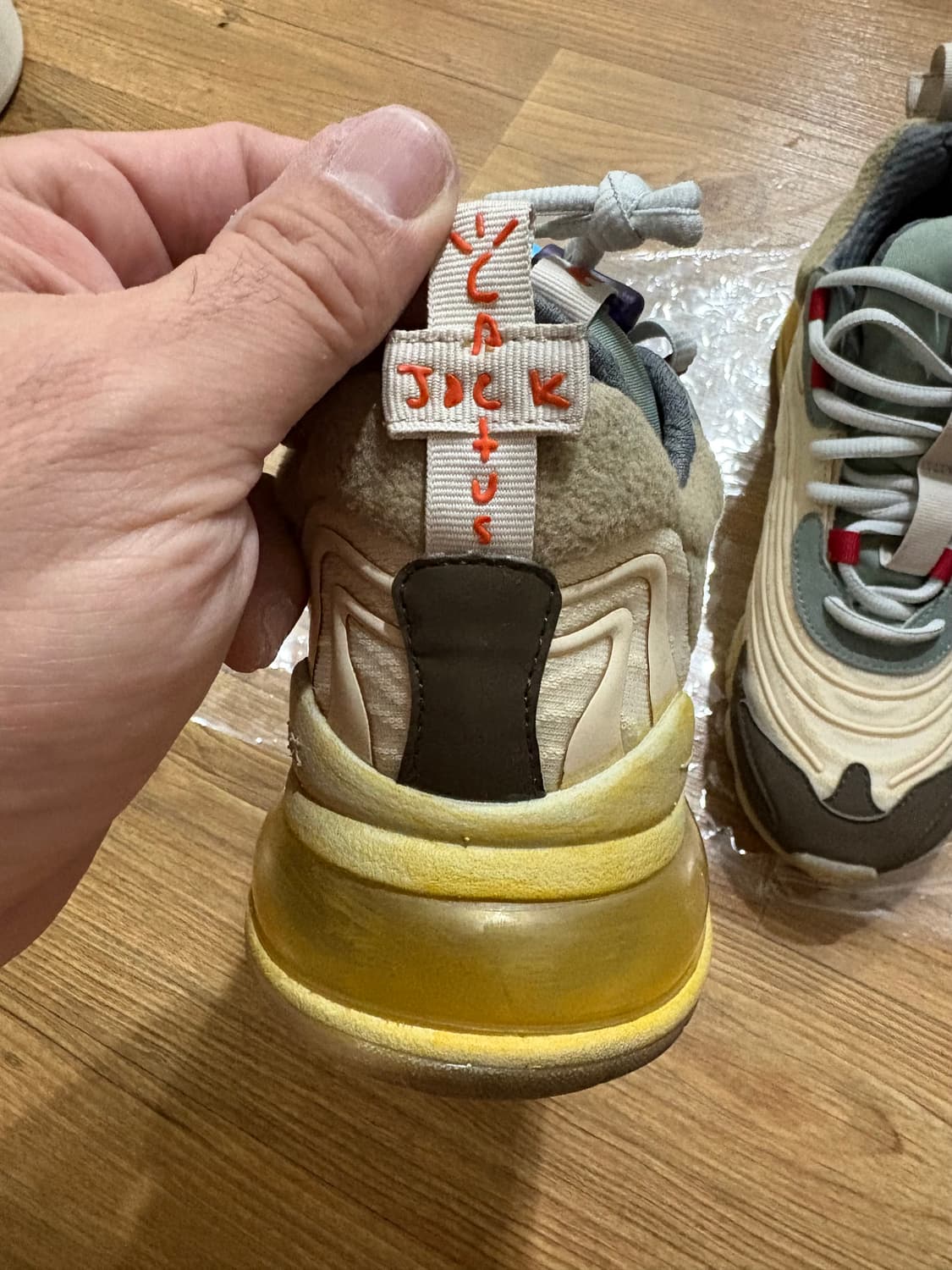 나이키 x 트래비스스캇 에어맥스 리액트 캑터스 트레일 240 상품이미지5