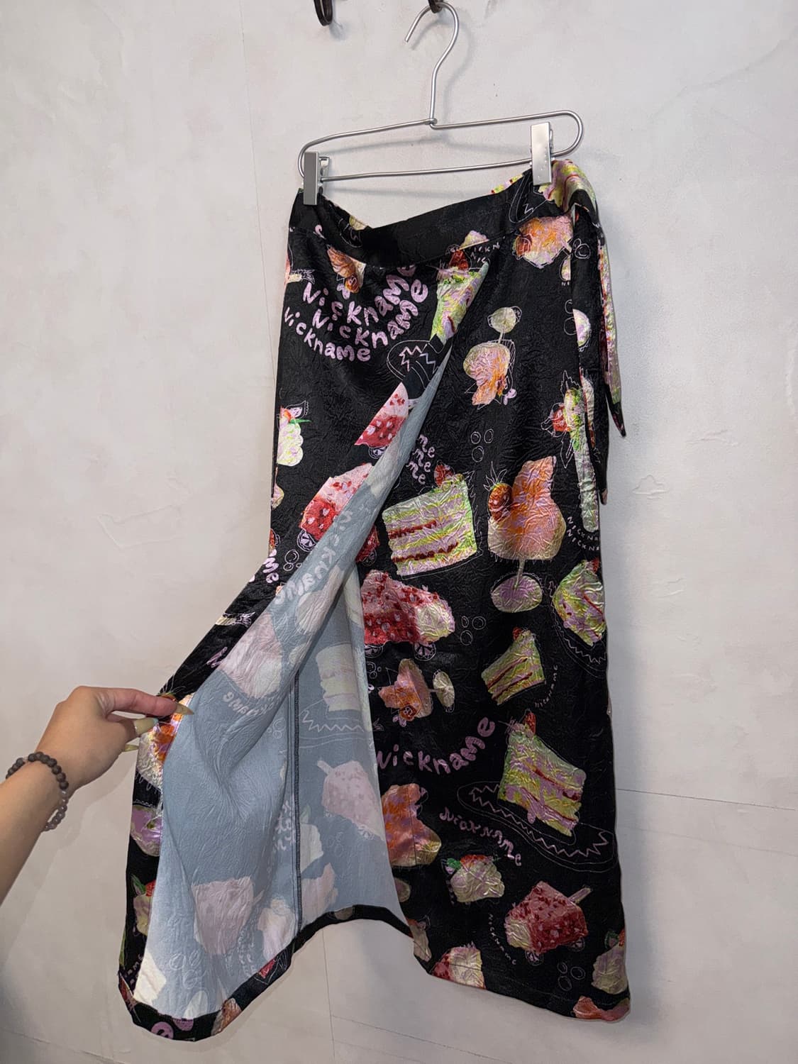 BIMBA Y LOLA black satin dessert wrap sk 상품이미지4
