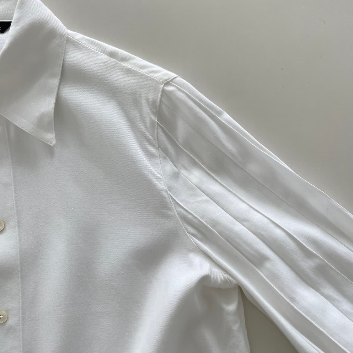 마시모두띠 암 셔링 화이트 셔츠 상품이미지6