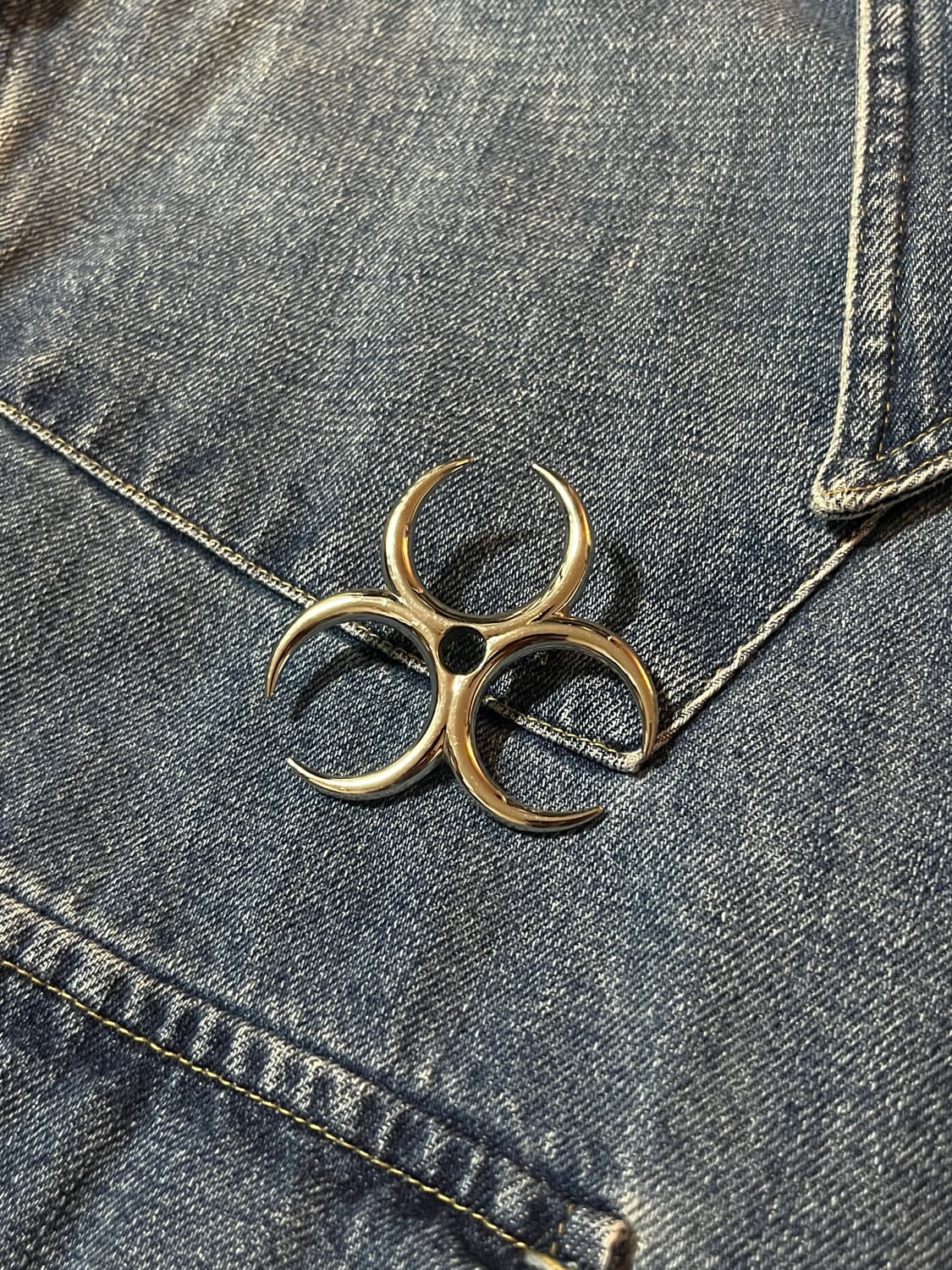 바이오하자드 브로치 상품이미지1