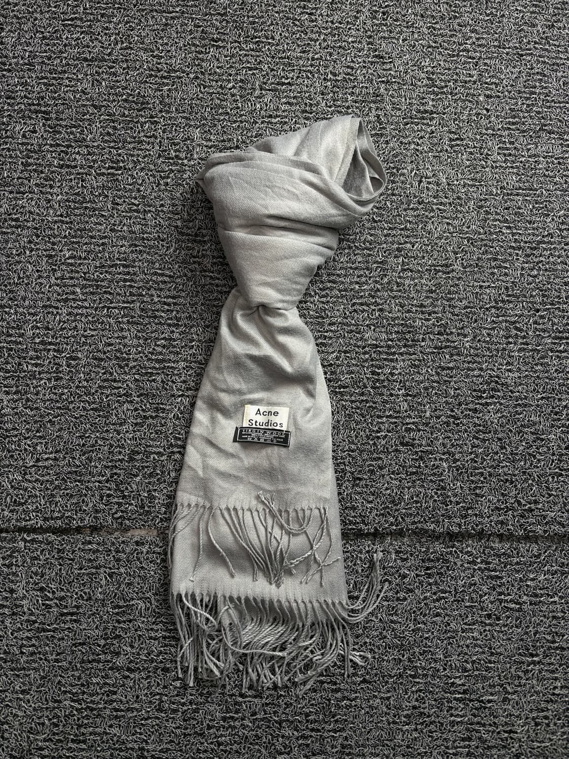 아크네 스튜디오 버진 울 미니멀 머플러 그레이 2206 상품이미지2