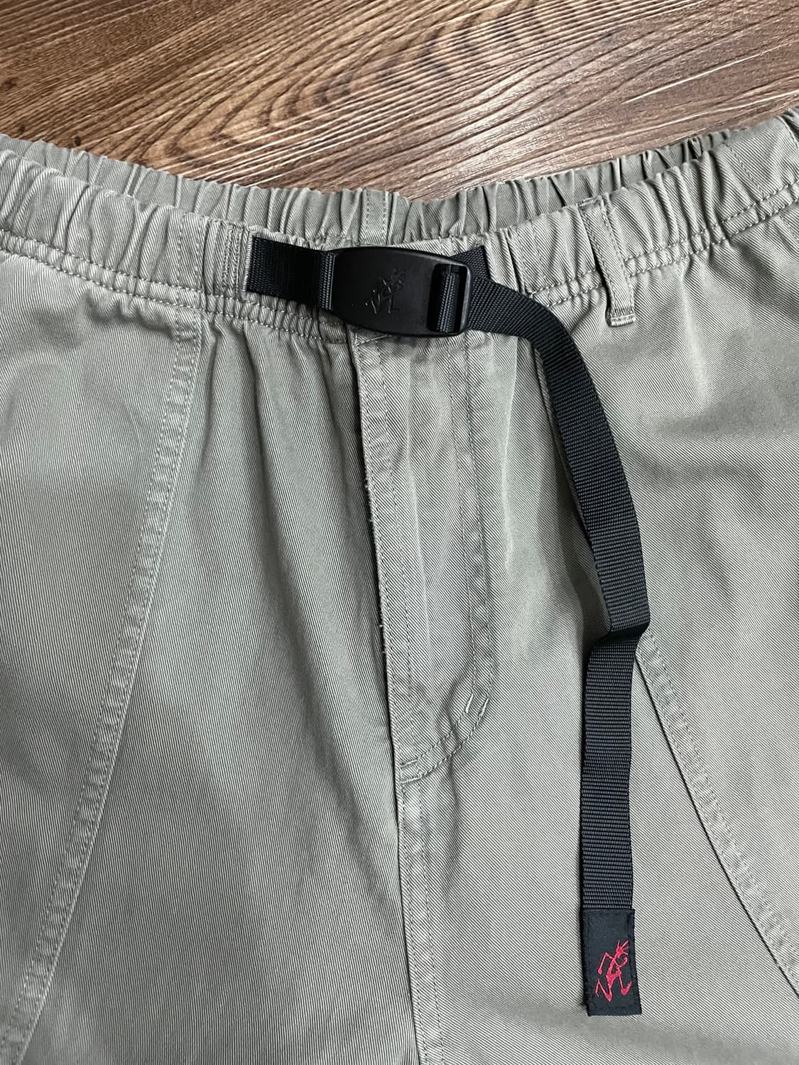 그라미치 루즈 테이퍼드 팬츠 그레이 상품이미지2