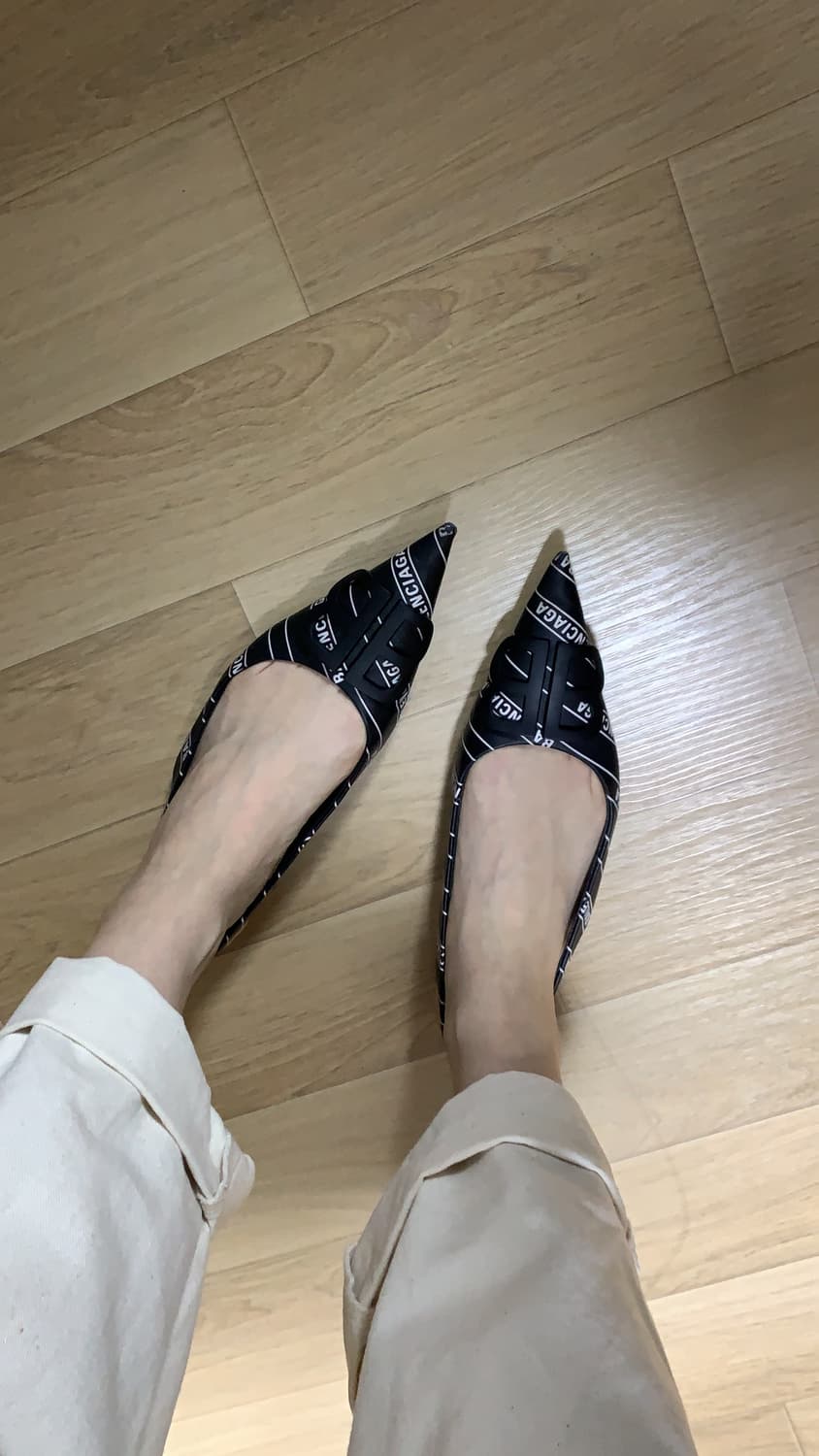 발렌시아가 로고샌들 상품이미지3