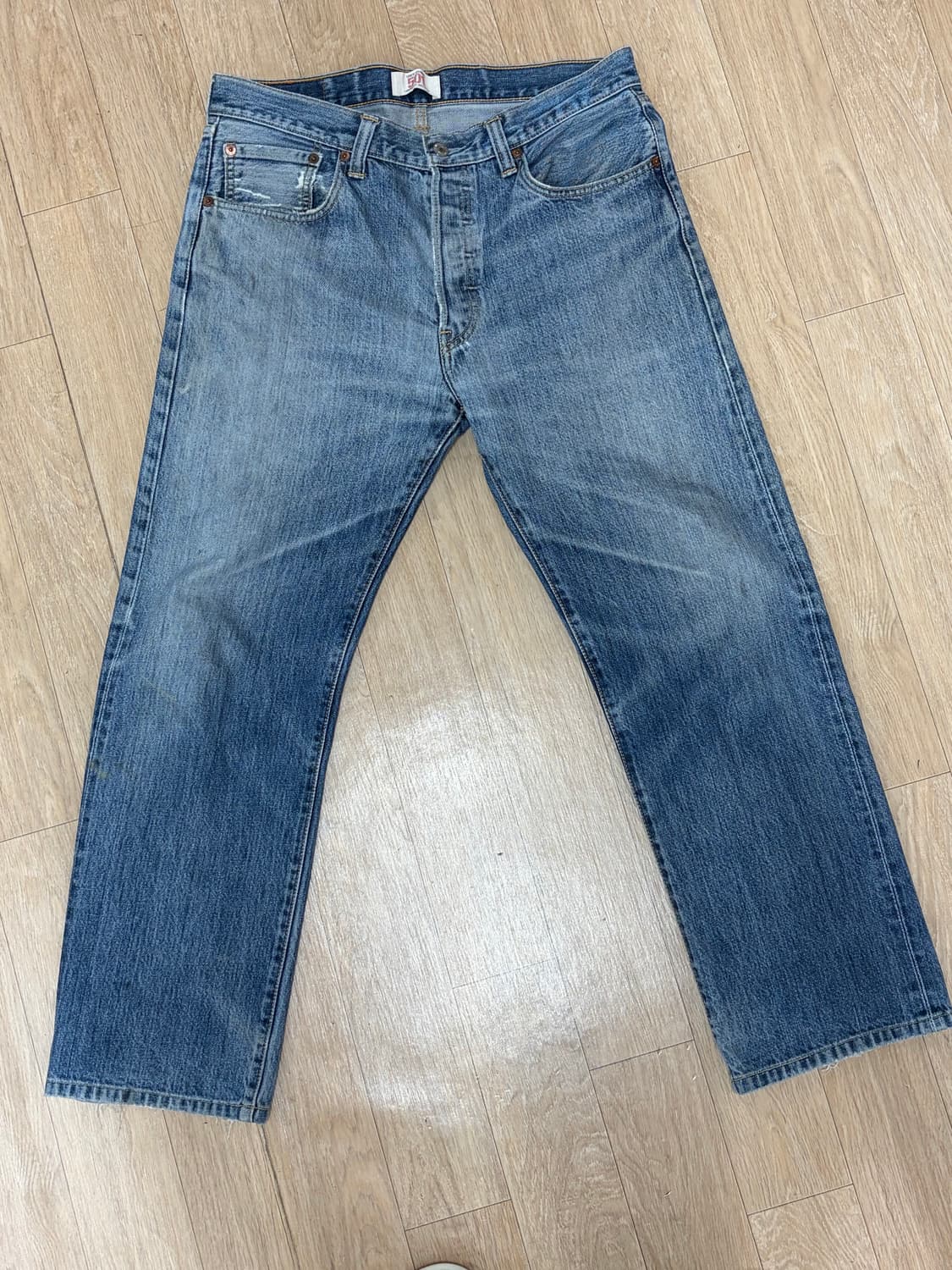 리바이스 501 빈티지 페이딩 연청 상품이미지1