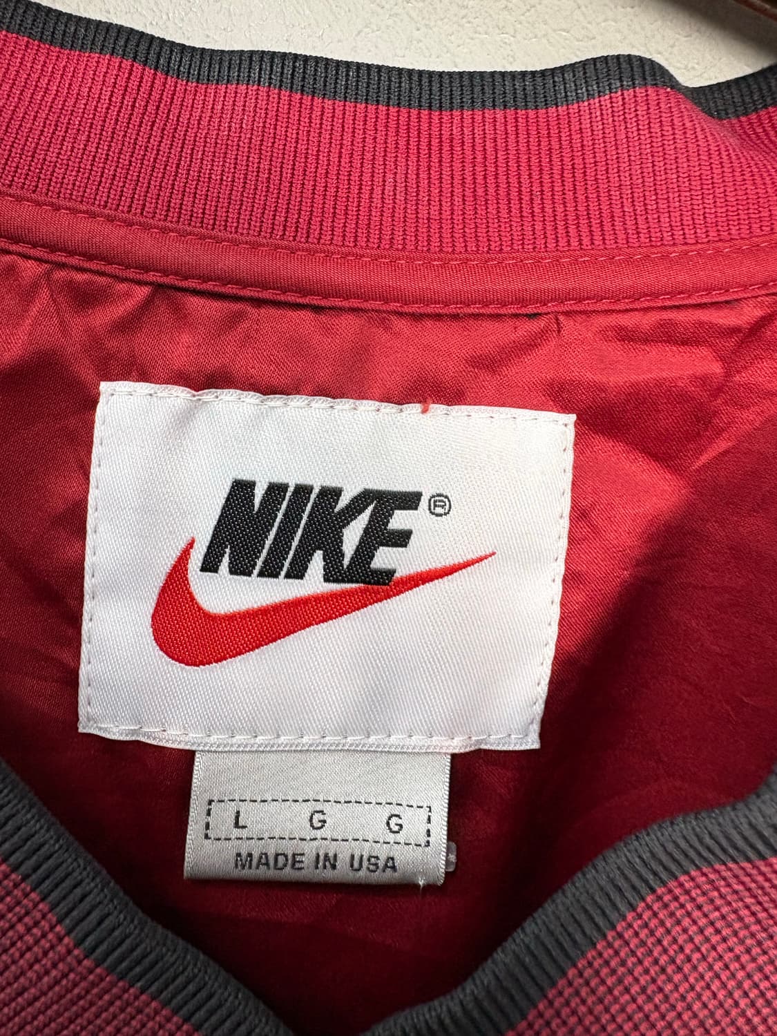 나이키 90s 올드스쿨 레드 브이넥 우븐 웜업 A3221 상품이미지5