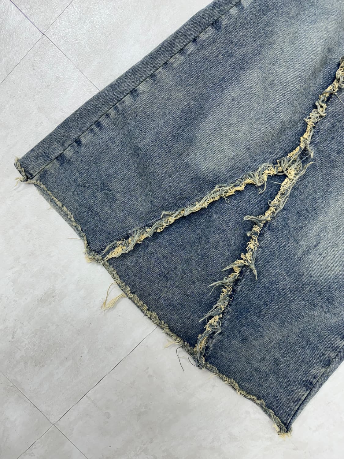 •Y2K 워싱 컷팅 데님 롱 스커트 상품이미지3