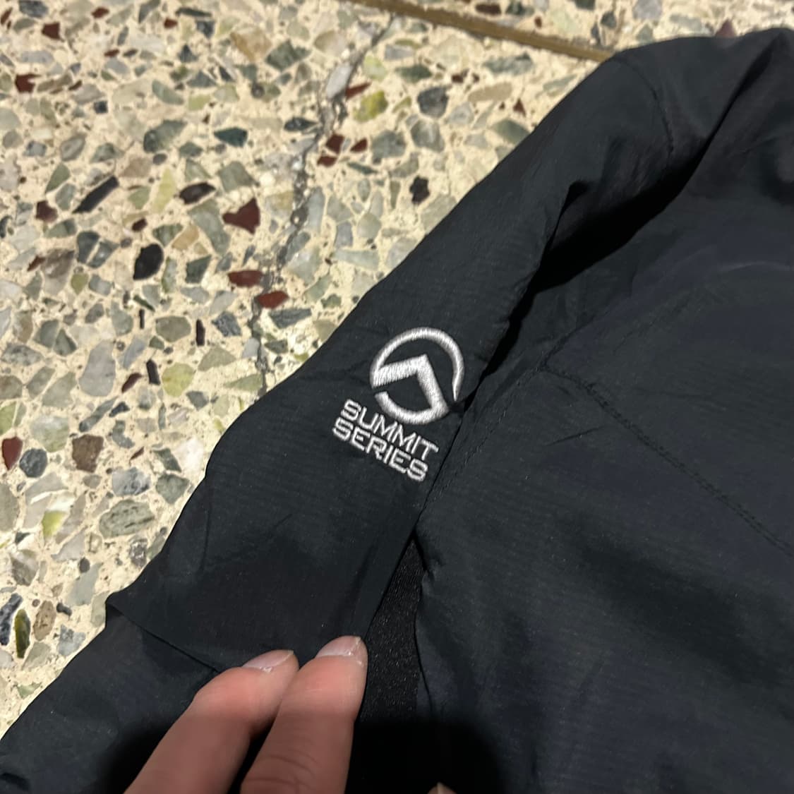 노스페이스(THE NORTH FACE) 서밋시리즈 블랙 바람막이 자켓 상품이미지4