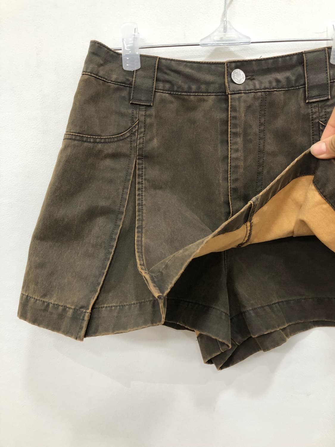 brown triple pleat skort 상품이미지3