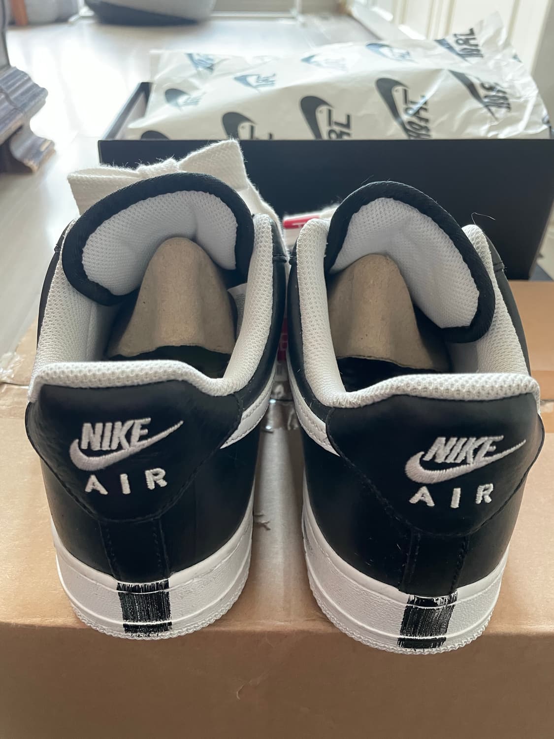 나이키 x 피스마이너스원 에어포스 1 로우 파라노이즈 상품이미지5