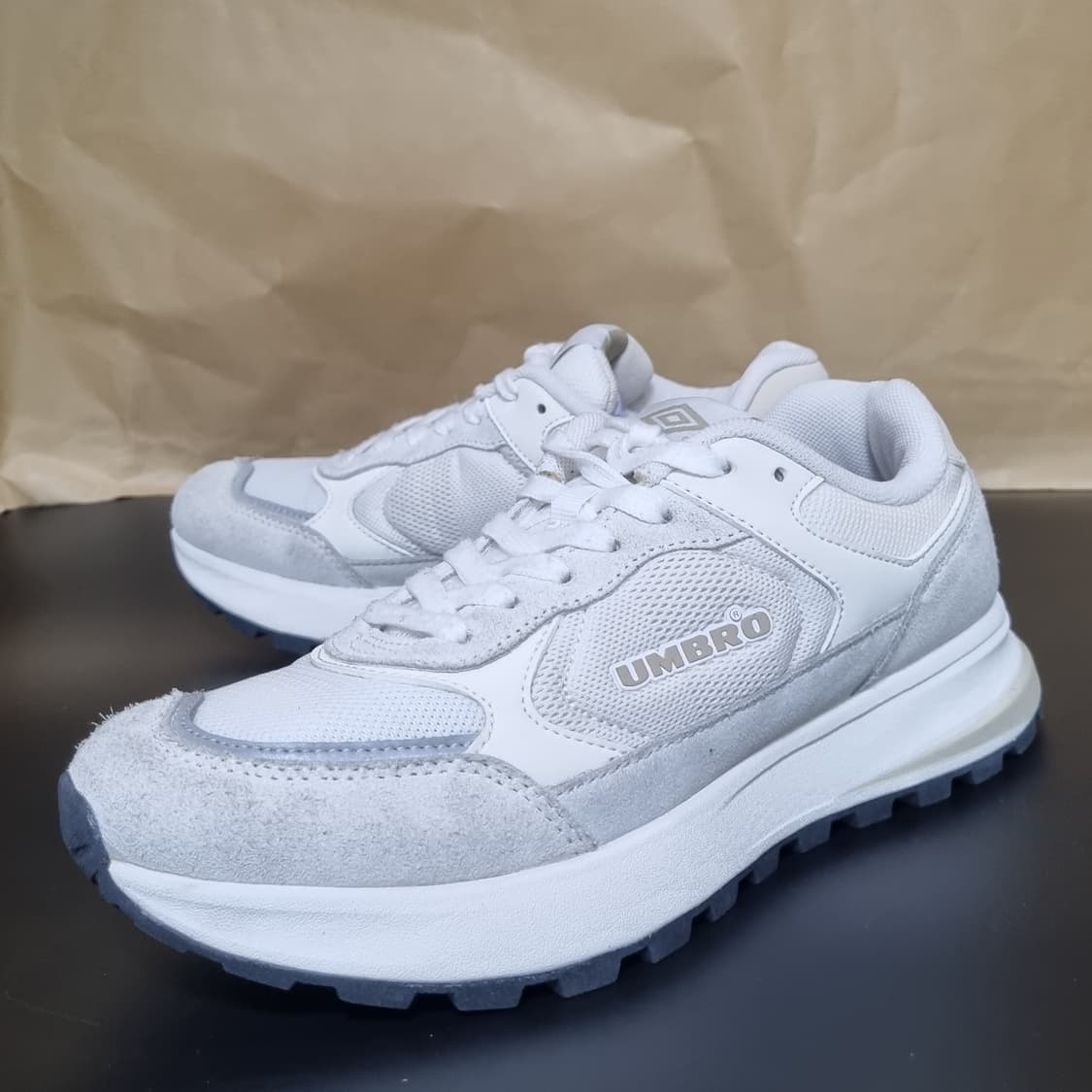 엄브로 헤네시조거 운동화250 상품이미지1