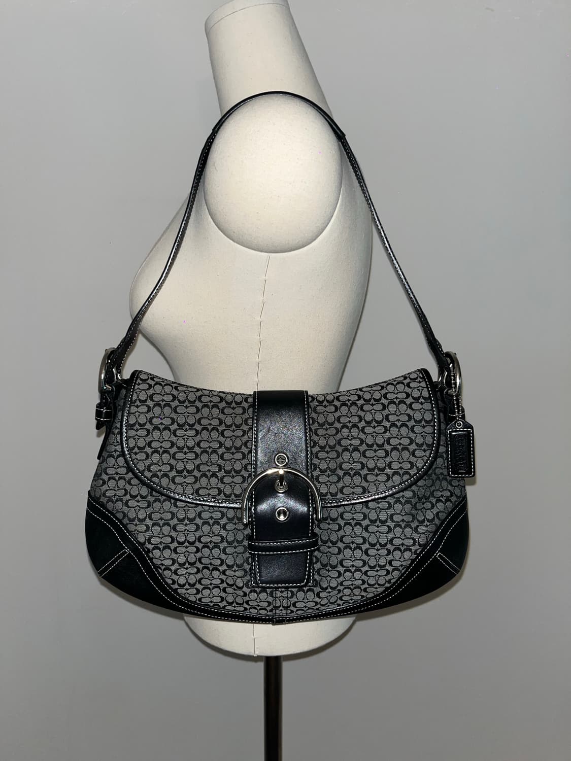 Coach Black Basic Shoulder Bag 상품이미지2