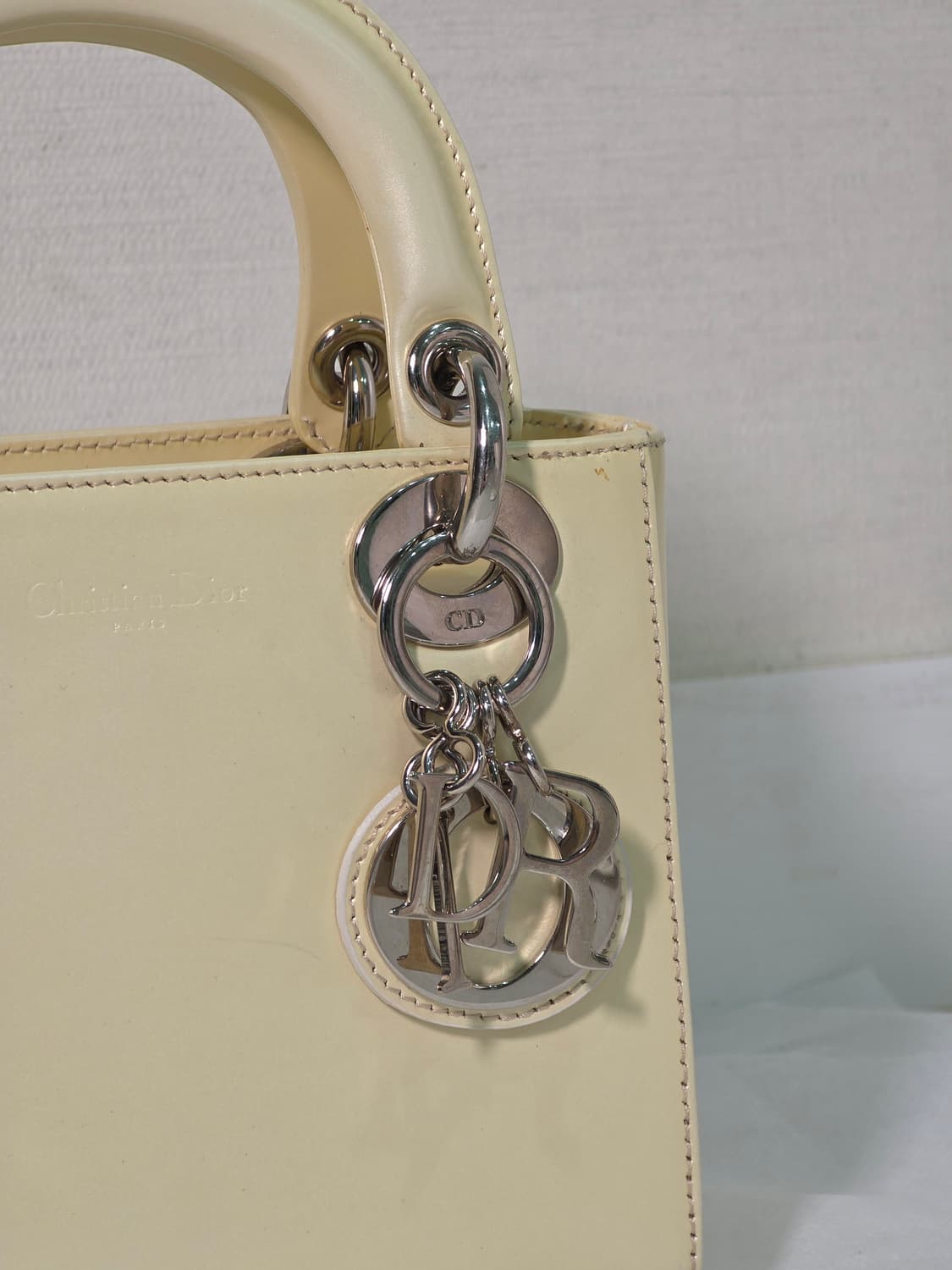 디올 레이디디올 미니 연노랑 애나멜 은장 토트백 상품이미지3