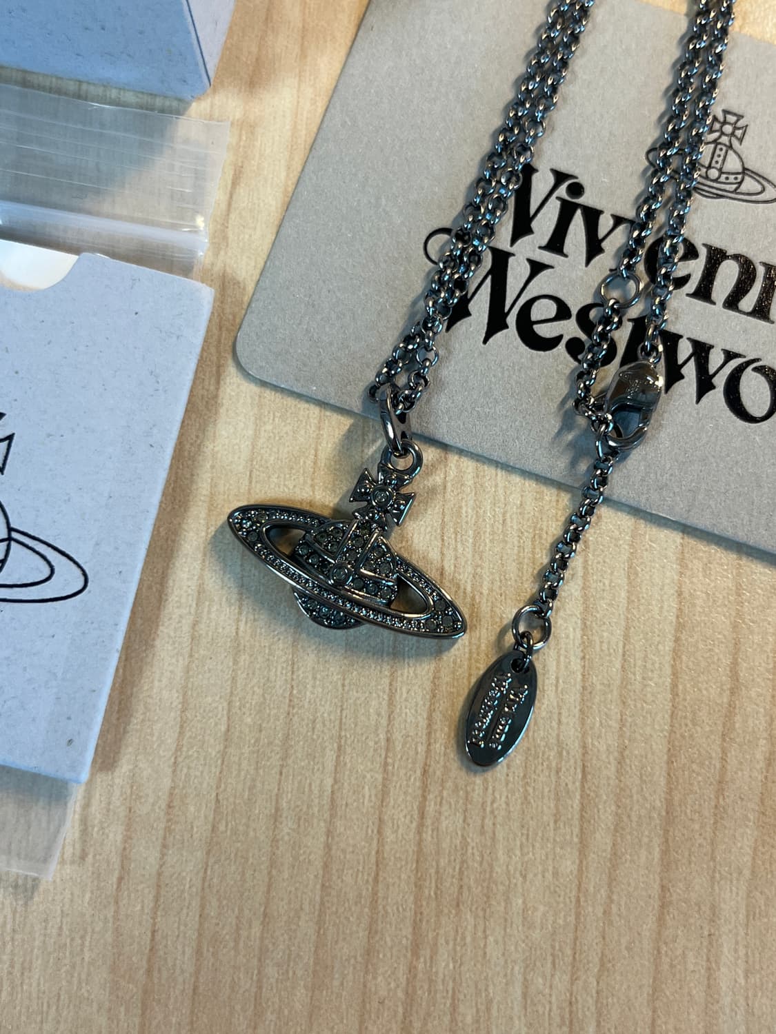 비비안웨스트 목걸이 (미니 바스 릴리프 펜던트) 상품이미지5