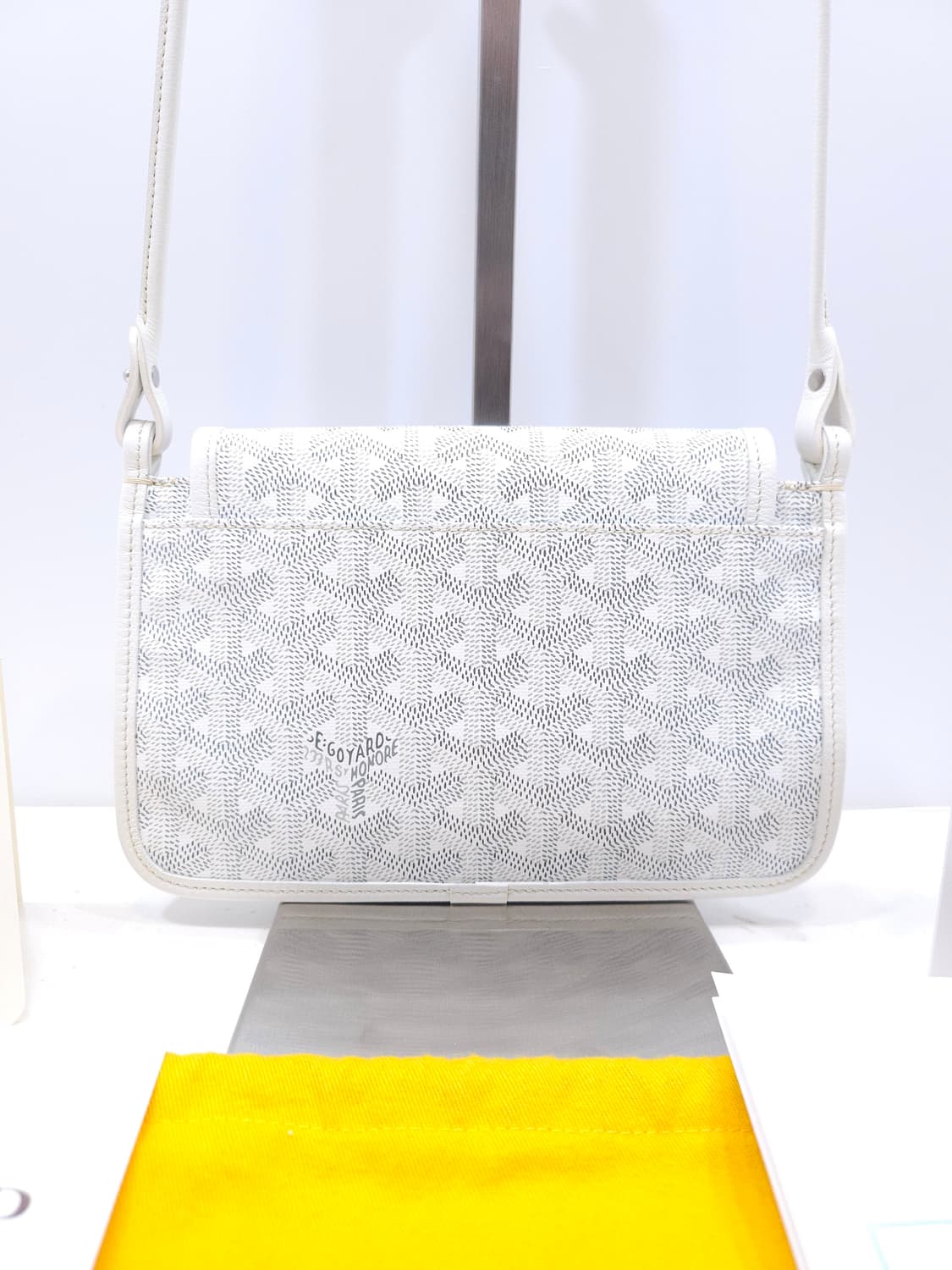 고야드 플뤼메 크로스백 화이트 상품이미지3