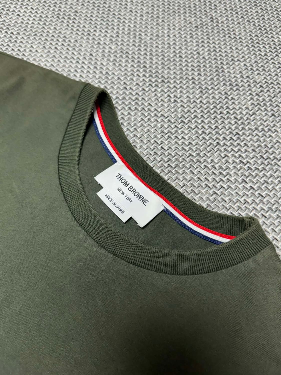 톰브라운 삼선 반팔 티셔츠 상품이미지4