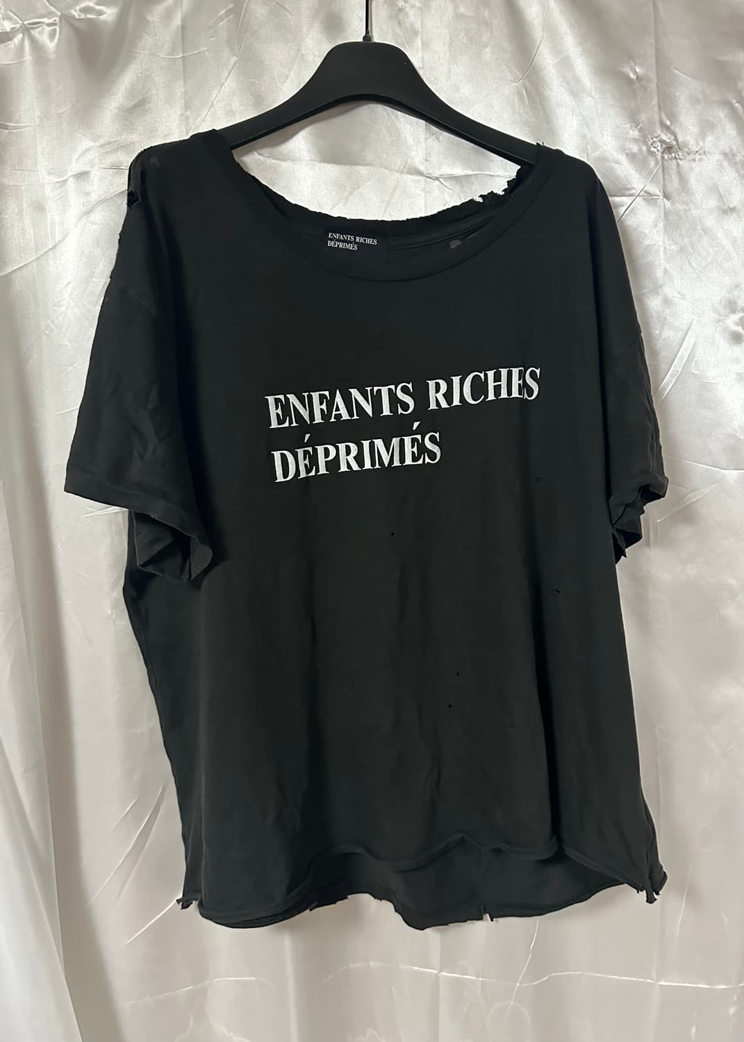 ERD 디스트레스드 로고 티 블랙 상품이미지1