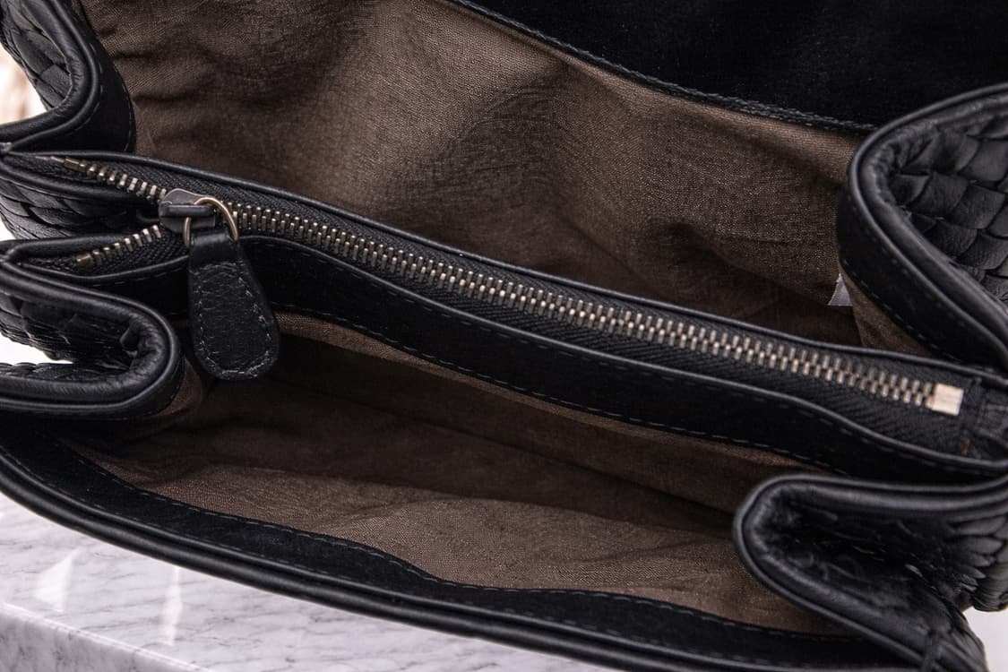 [S급] 보테가베네타 인트레치아토 플랩 파우치 클러치 판매합니다!!! 상품이미지3