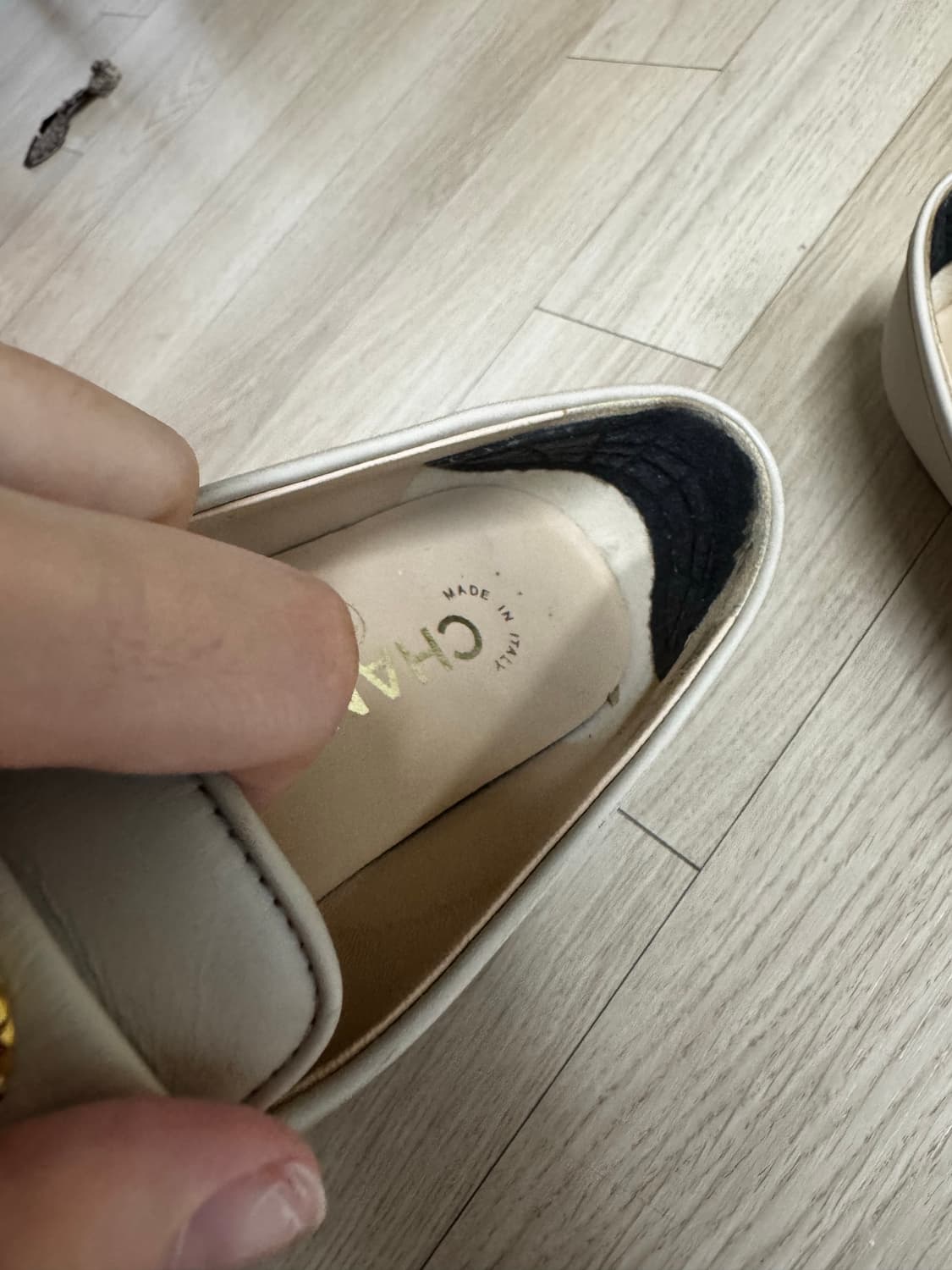 샤넬 CC로고 페이던트 카프스킨 로퍼 g36343 상품이미지4