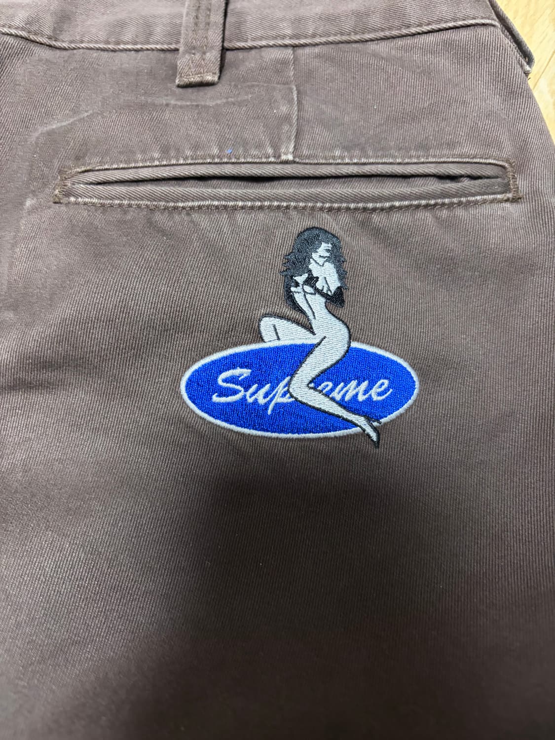 슈프림 핀업 치노 팬츠 브라운 상품이미지3