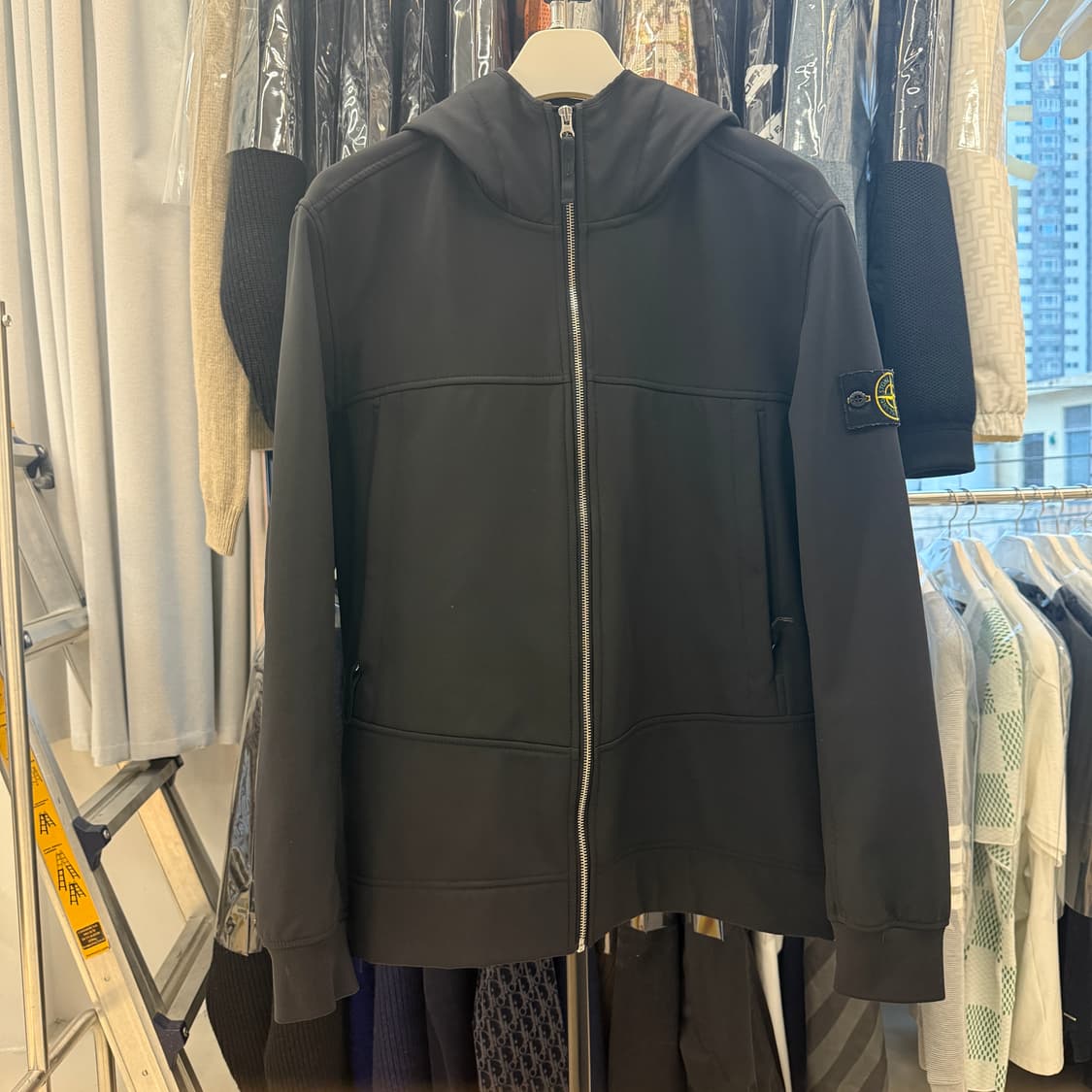 [리오브전포점] 21fw 스톤아일랜드 소프트쉘 XL 상품이미지1