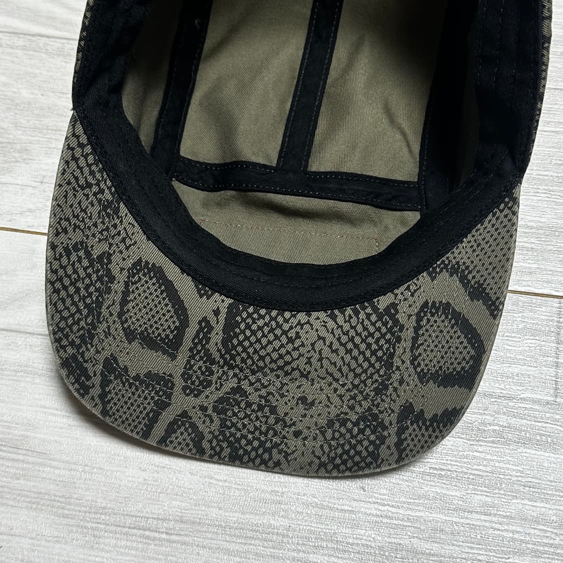 슈프림 스네이크 캠프캡 판매 상품이미지8