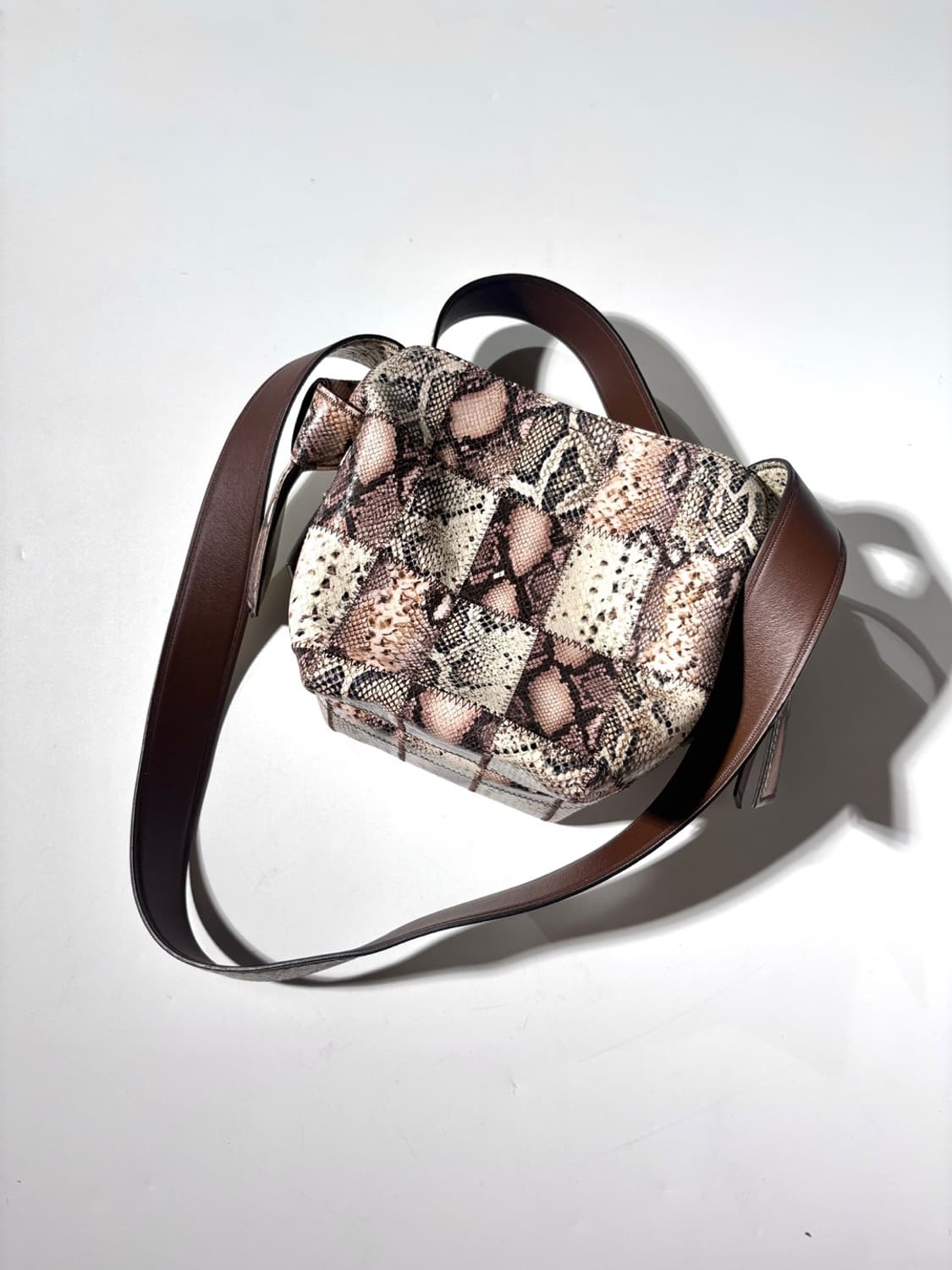 아크네 페이톤 Acne Patchwork Python Tote Bag 상품이미지1