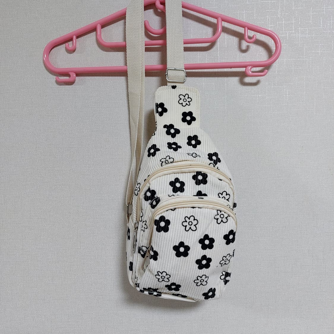 코듀로이 플라워 웨이스트 슬링백  상품이미지4