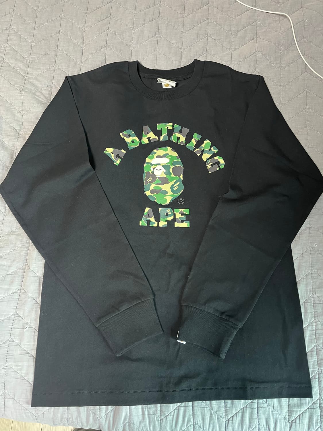 베이프 카모 롱슬리브 m 새상품 상품이미지1