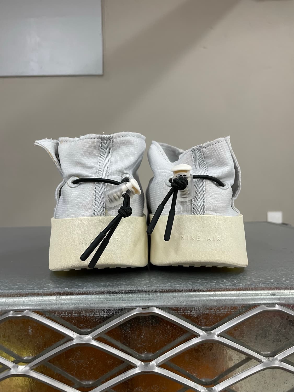 나이키 X 피어 오브 갓 모카신 퓨어 플레티넘 270 상품이미지3